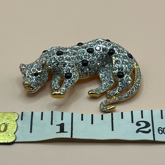 Carolee Silver Tone Snow Leopard - Picture 6 of 6